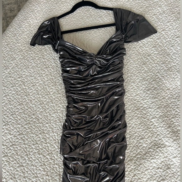 NORMA KAMALI
Walter off-the-shoulder ruched stretch-lamé dress Small - Picture 5 of 6